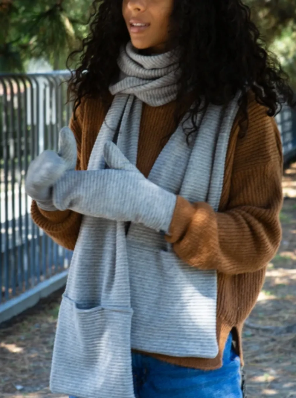 GIBOU Ribbed Scarf