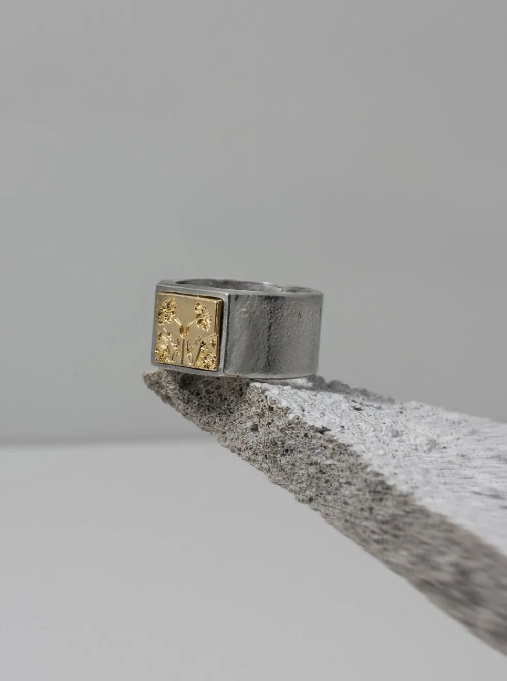 ANNE-MARIE CHAGNON Priam ring