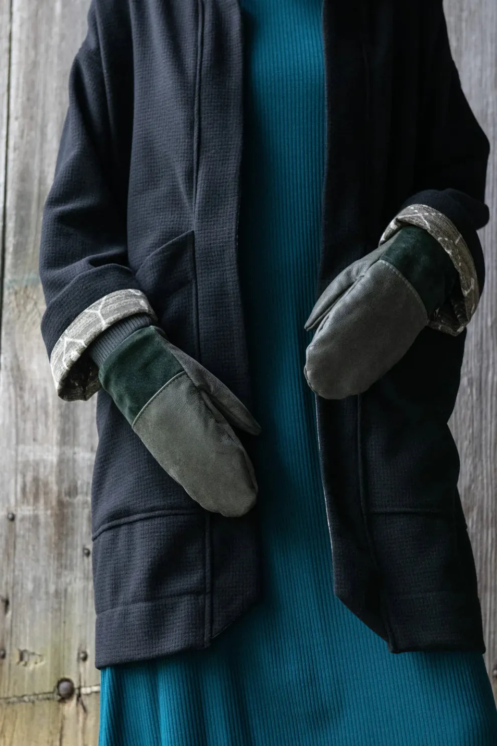 KAZAK Lhasa Mittens
