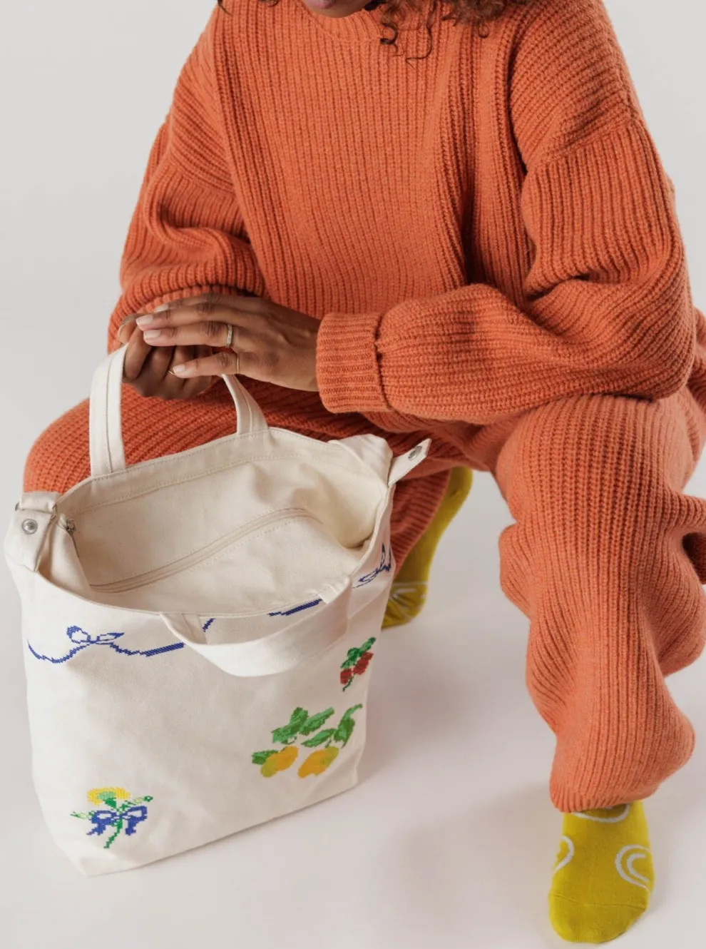 BAGGU Duck Zip Bag - Cross Stitch